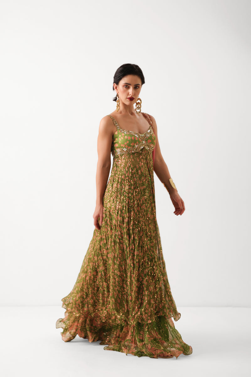 The Calcutta Mehendi set in avacado green with gulabi dupatta